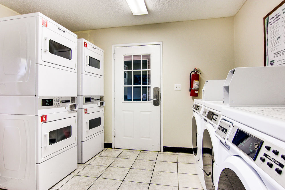 Intown Suites Extended Stay Jacksonville Fl - Baymeadows Exterior photo